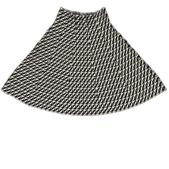 Max Studio Houndstooth Style Pull On Flair A-Line Sweater Skirt Sz Small - Picture 1 of 6